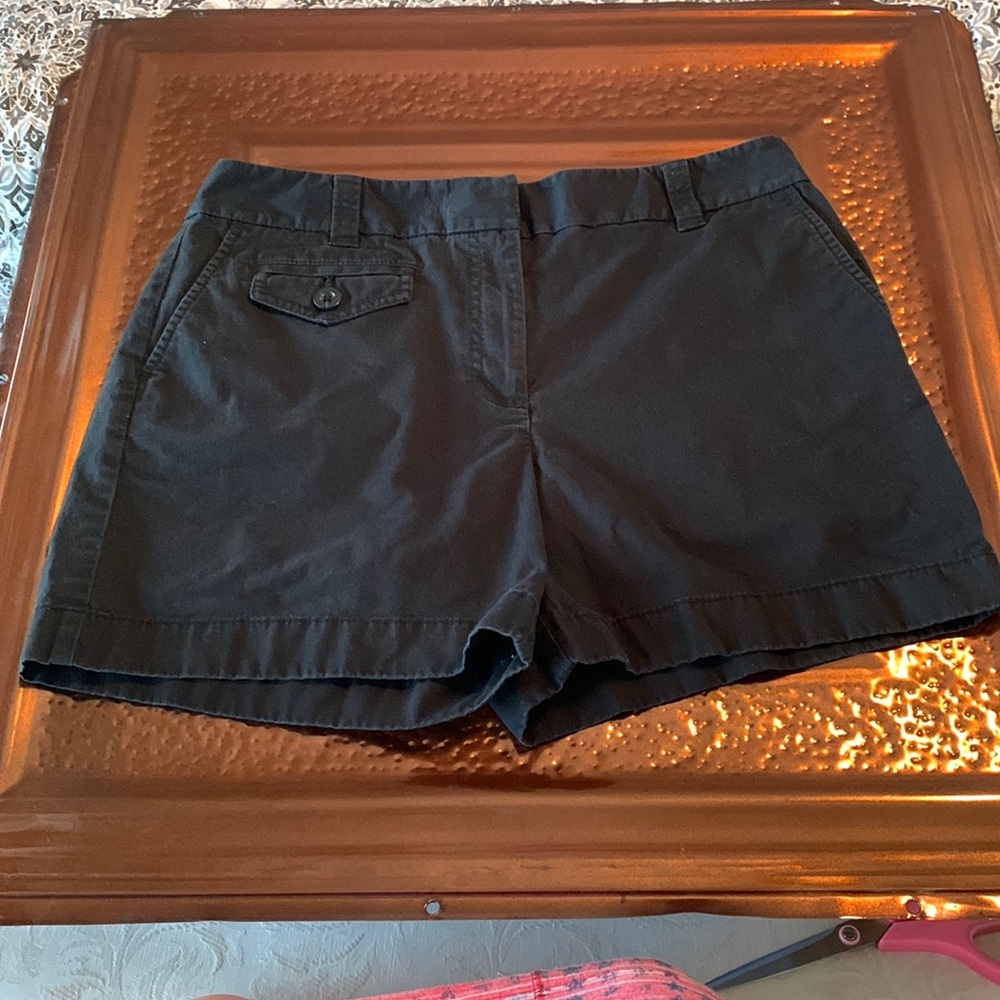 Ann Taylor Loft black shortie shorts size 6